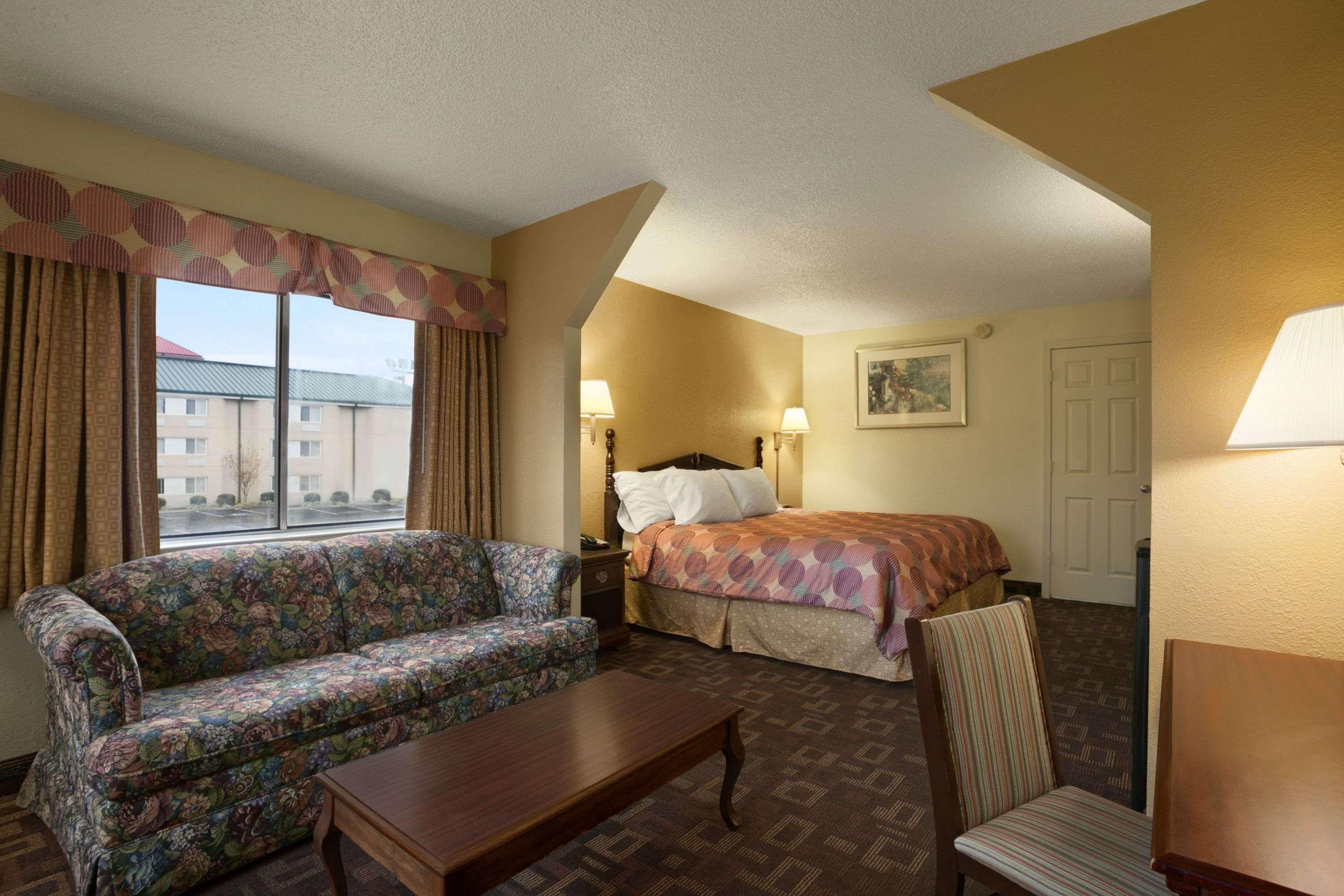 Days Inn By Wyndham Airport Nashville East Экстерьер фото